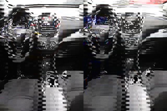 Used 2019 Chevrolet Malibu LT image 2