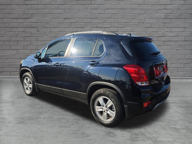 Used 2022 Chevrolet Trax LT w/ Premium Seat Package AWD/4WD image 3