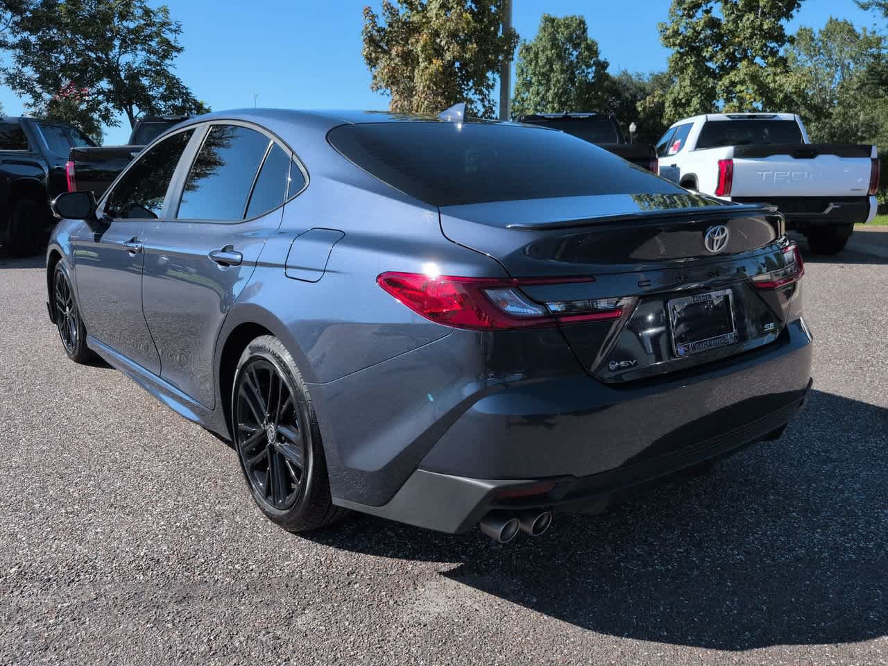 Used 2026 Toyota Camry SE FWD image 4
