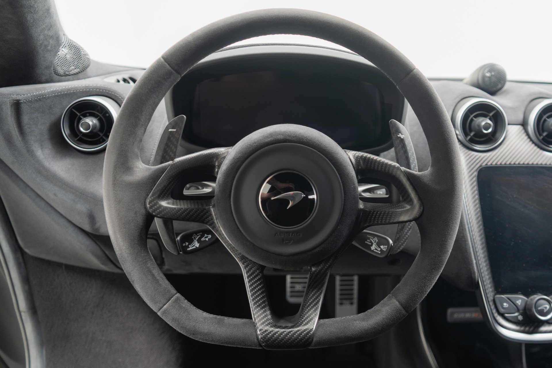 Used 2019 McLaren 600LT RWD image 15