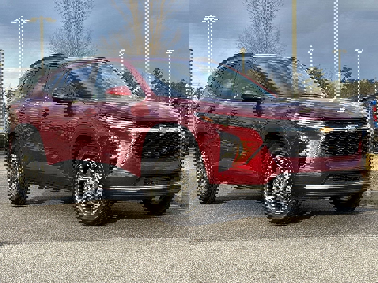 Used 2025 Chevrolet Trax LT w/ LT Convenience Package image 2