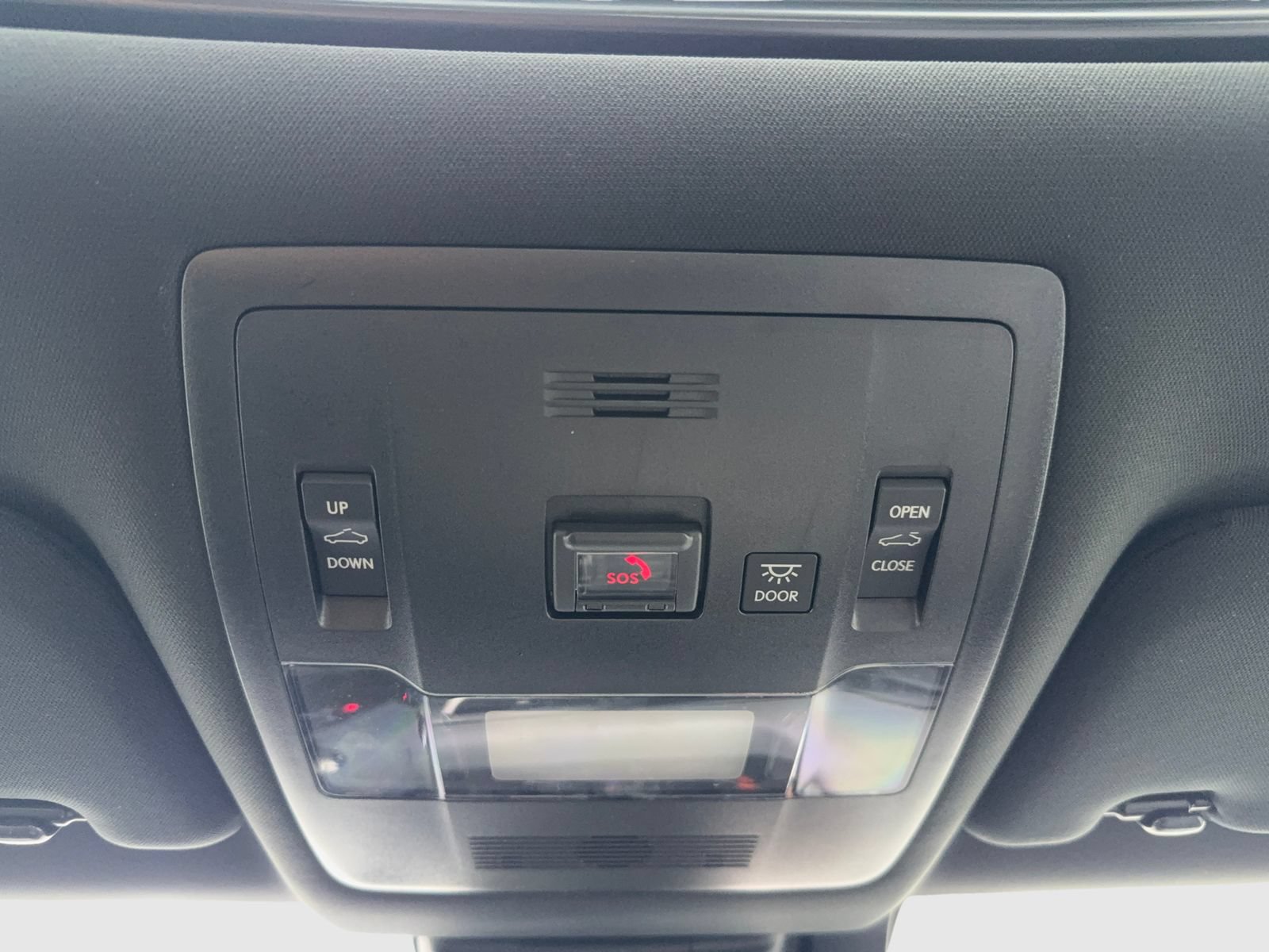 Used 2022 Lexus UX 200 w/ Accessory Package (Z2) FWD image 34