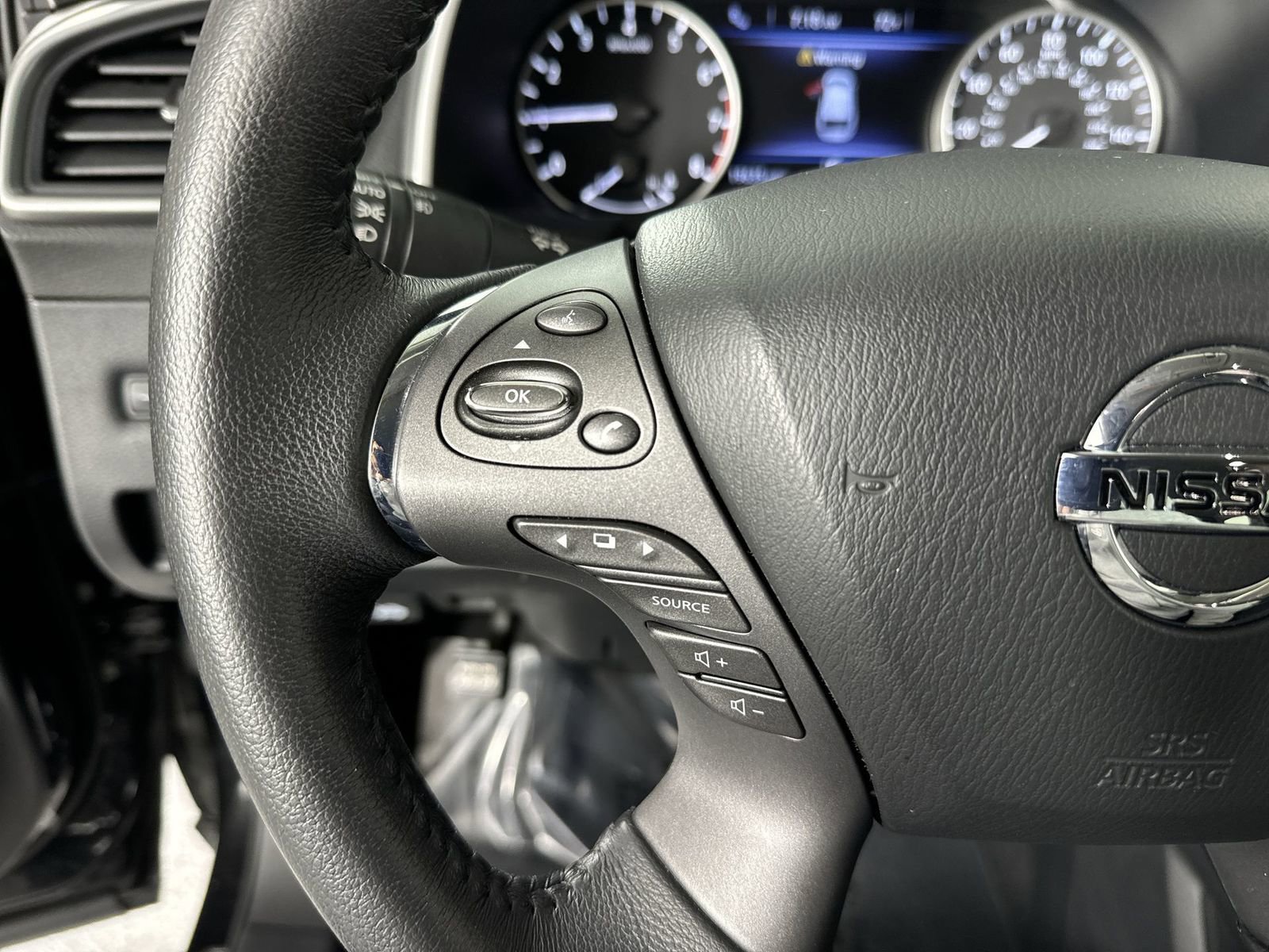 Used 2022 Nissan Murano SV image 12