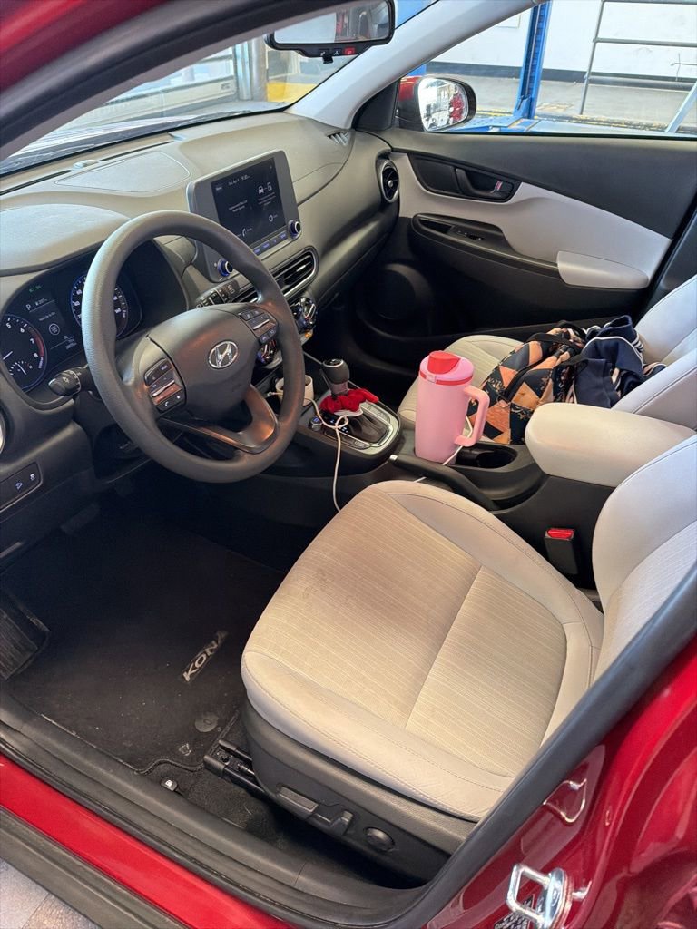Used 2023 Hyundai Kona SEL w/ Cargo Package FWD image 2