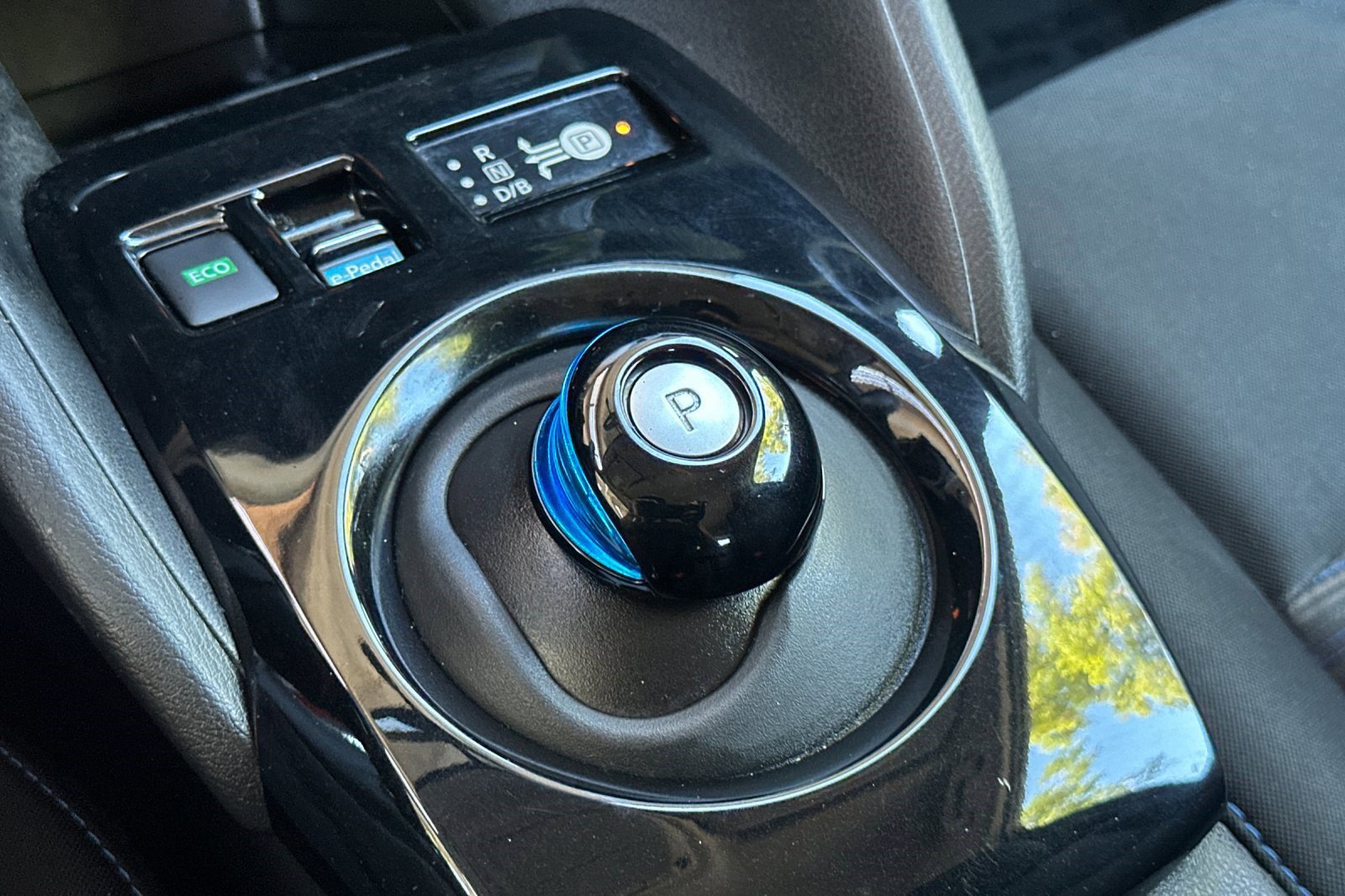 Used 2019 Nissan Leaf SV w/ Protection Package image 17