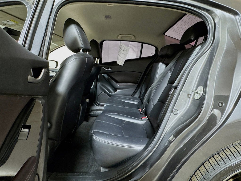 Used 2018 MAZDA MAZDA3 Touring image 22