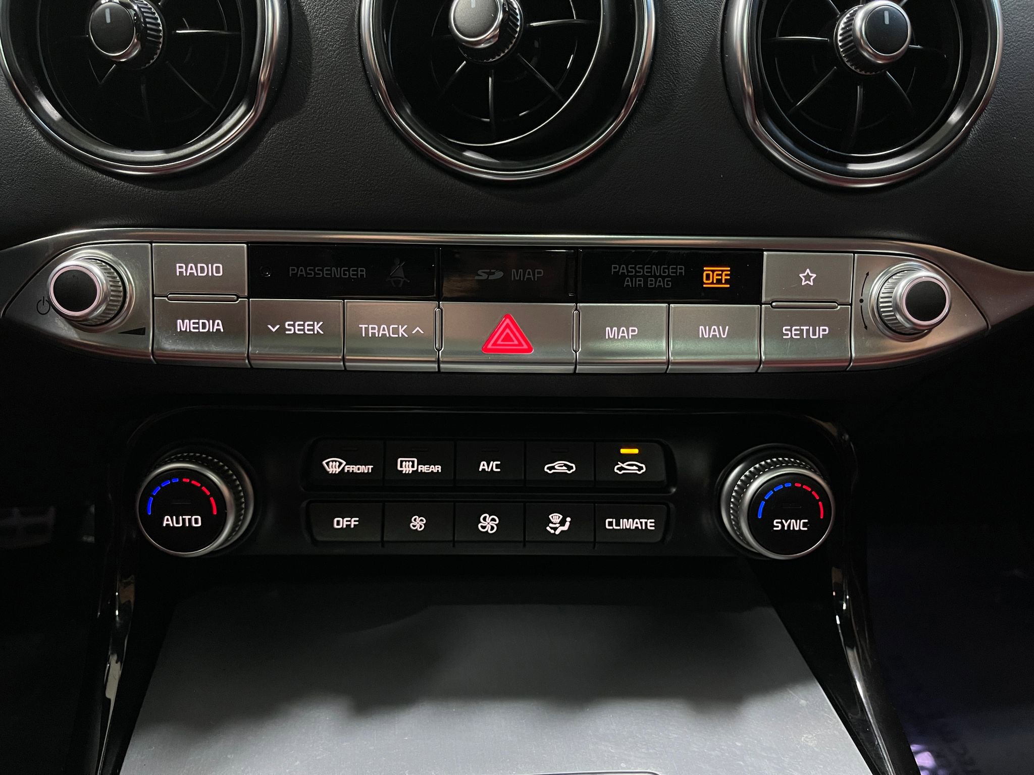 Used 2020 Kia Stinger GT2 AWD/4WD image 25