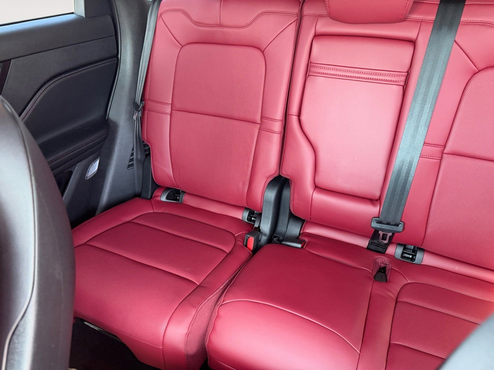 New 2026 Lincoln Corsair Reserve w/ Jet Appearance Package image 13