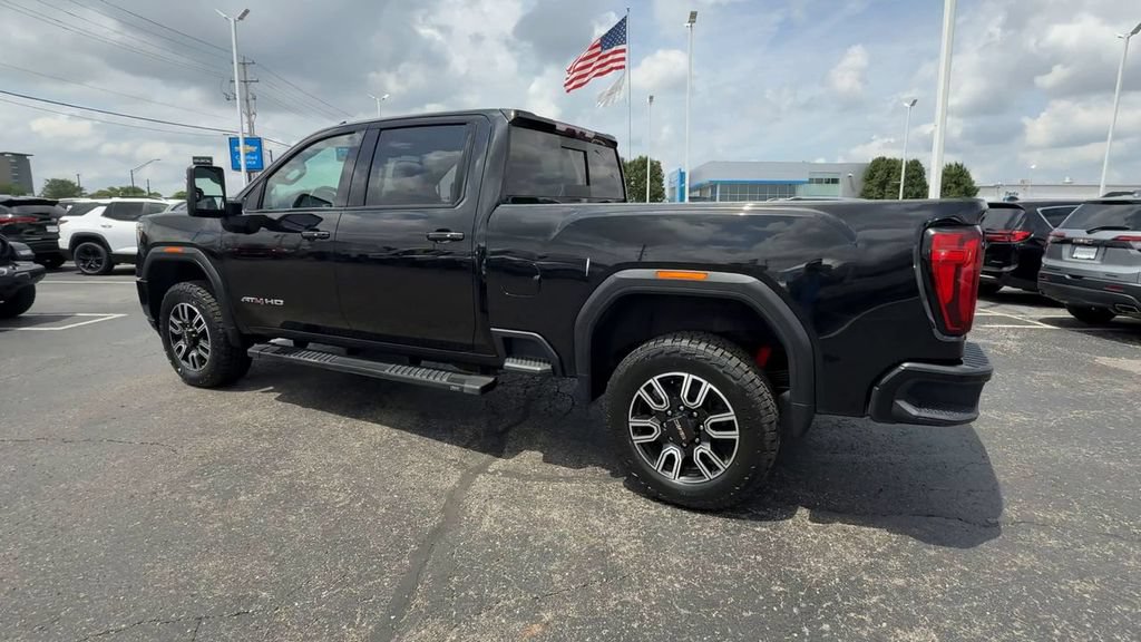 Used 2023 GMC Sierra 2500 AT4 w/ AT4 Preferred Package AWD/4WD image 6