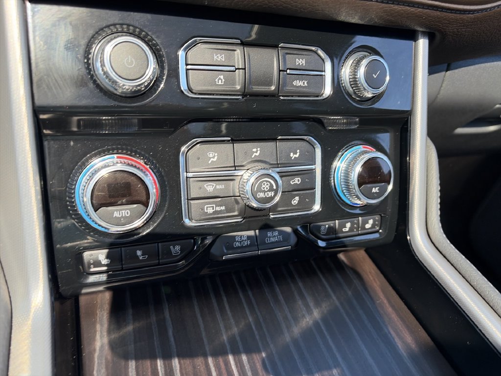 Used 2024 GMC Yukon XL Denali w/ Denali Reserve Package AWD/4WD image 19