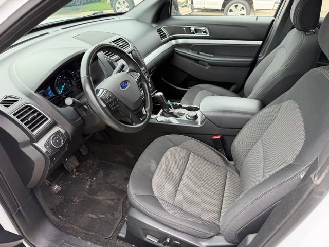 Used 2017 Ford Explorer XLT w/ Equipment Group 201A AWD/4WD image 18