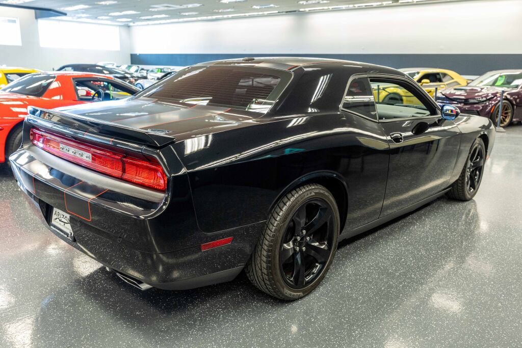 Used 2013 Dodge Challenger R/T w/ Blacktop Pkg image 8