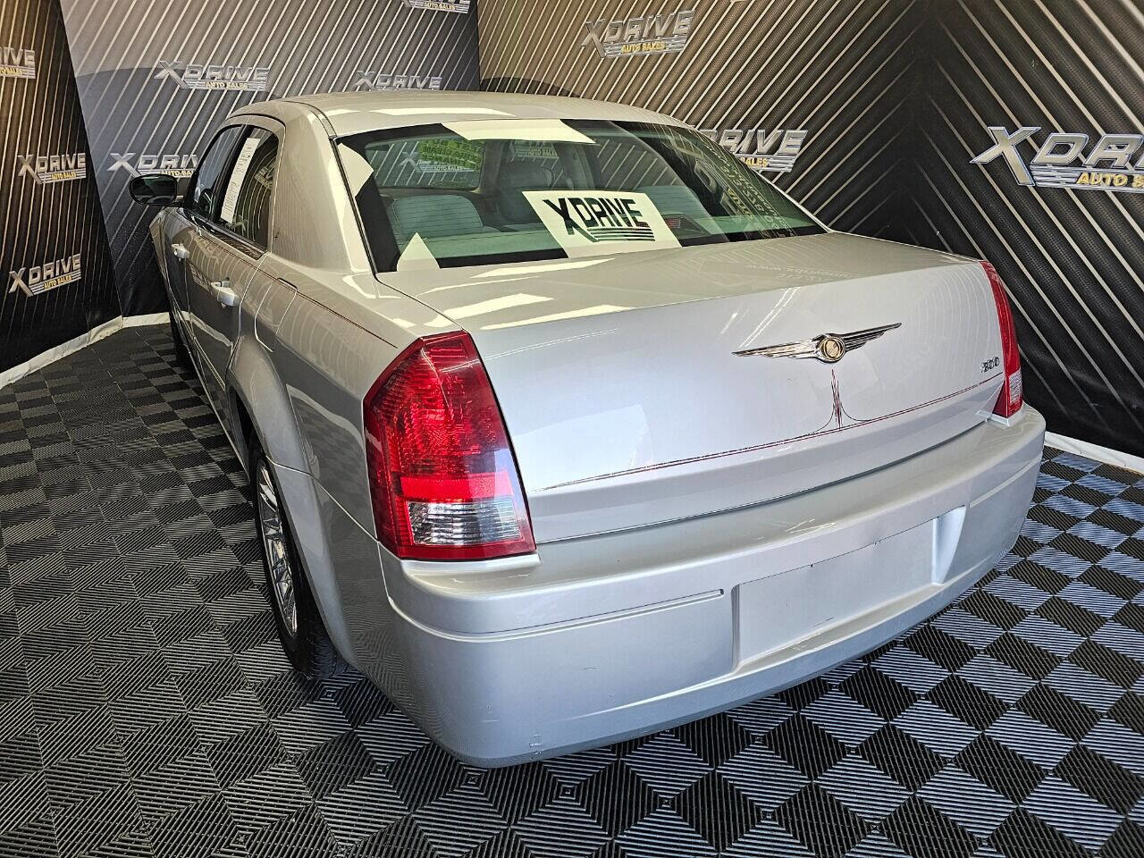 Used 2007 Chrysler 300 image 12