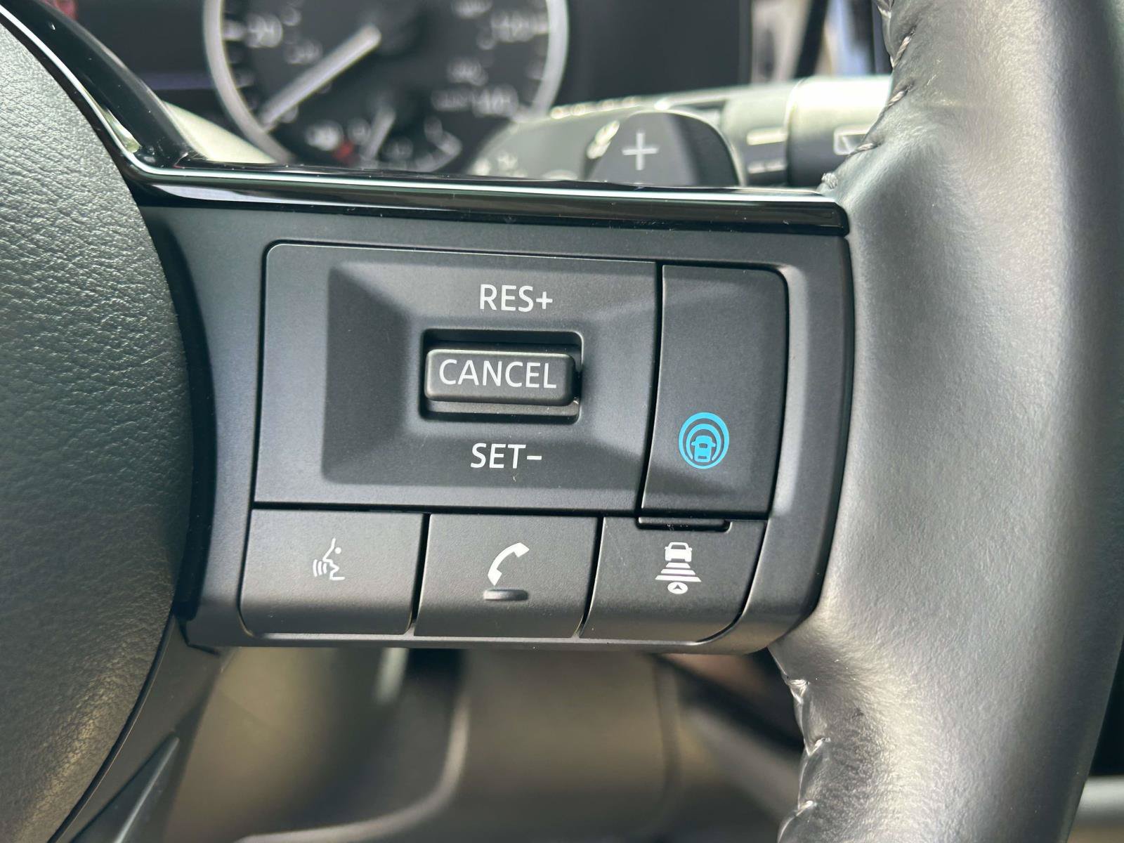 Used 2024 Nissan Pathfinder SL AWD/4WD image 24