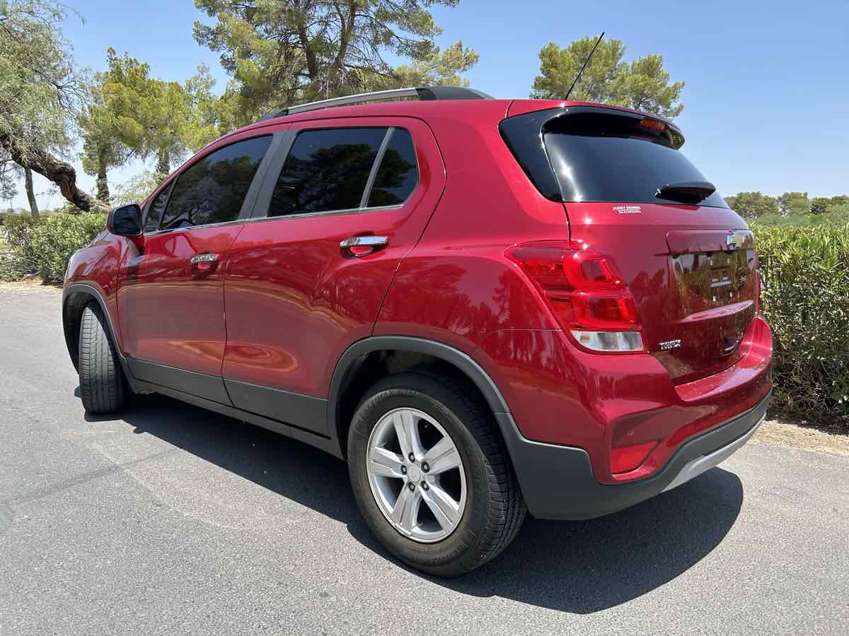 Used 2019 Chevrolet Trax LT w/ Driver Confidence Package FWD image 3