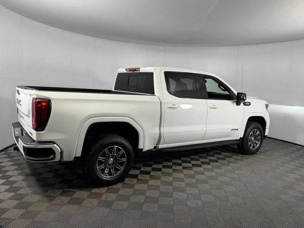 Used 2024 GMC Sierra 1500 AT4 w/ Technology Package AWD/4WD image 5