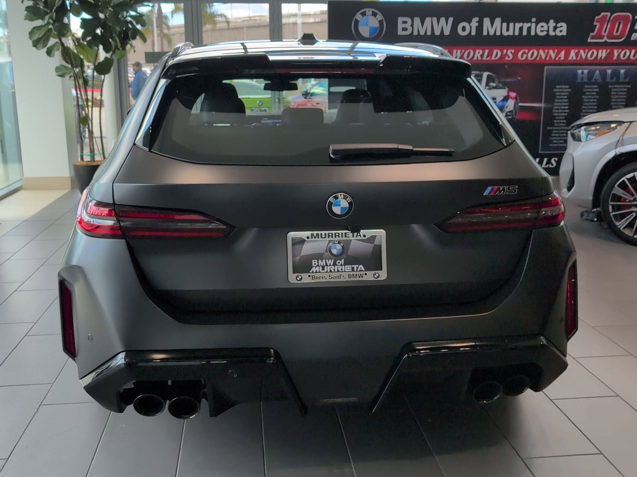 Used 2025 BMW M5 Touring w/ Executive Package image 9