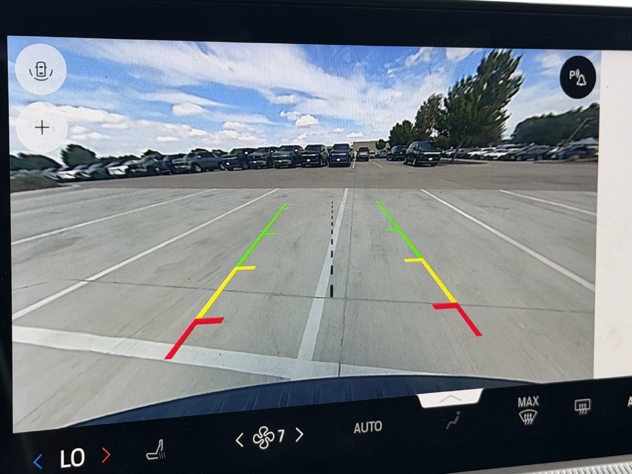 Used 2025 Ford Explorer Active RWD image 17