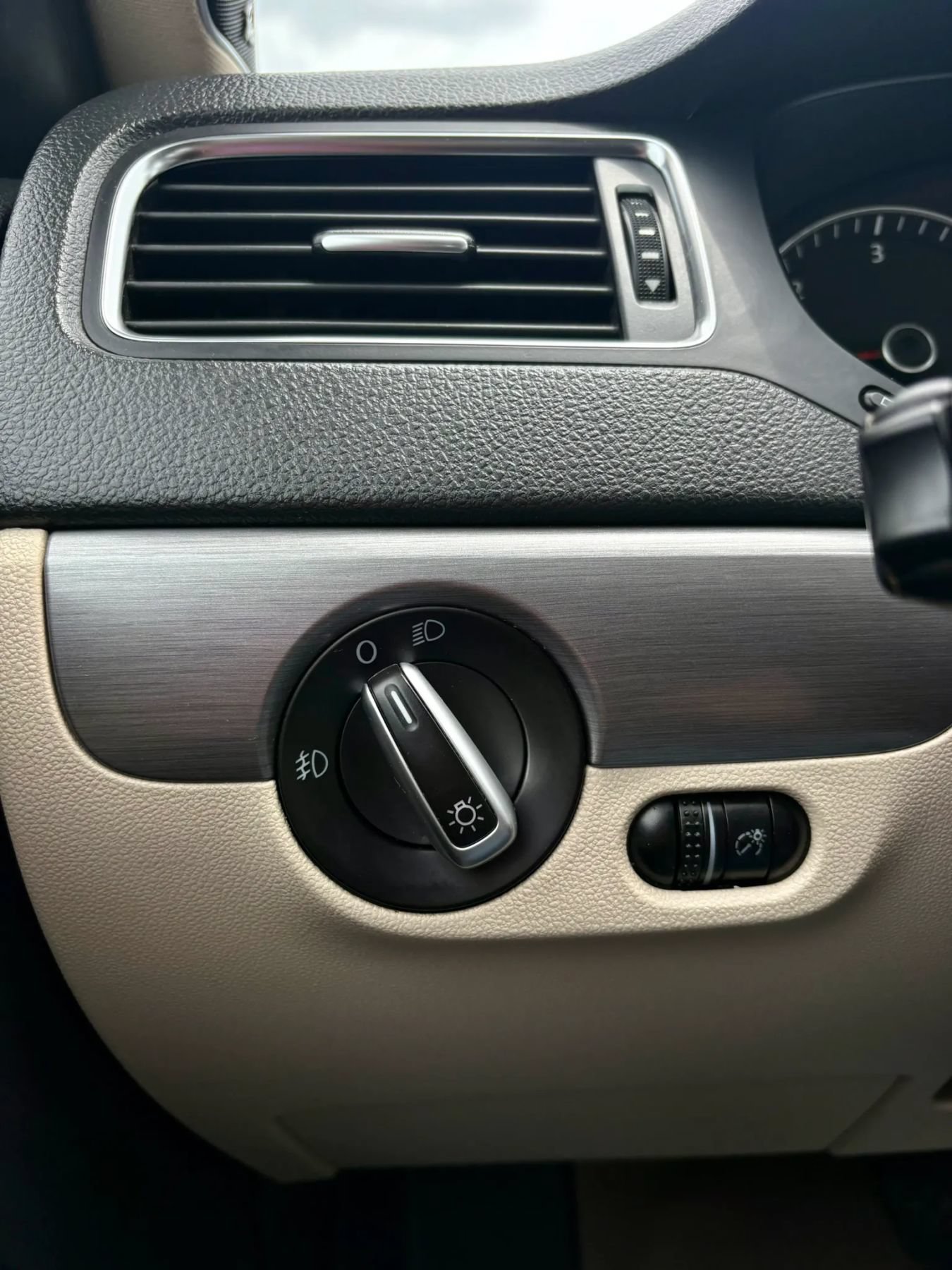 Used 2013 Volkswagen Jetta TDI FWD image 31