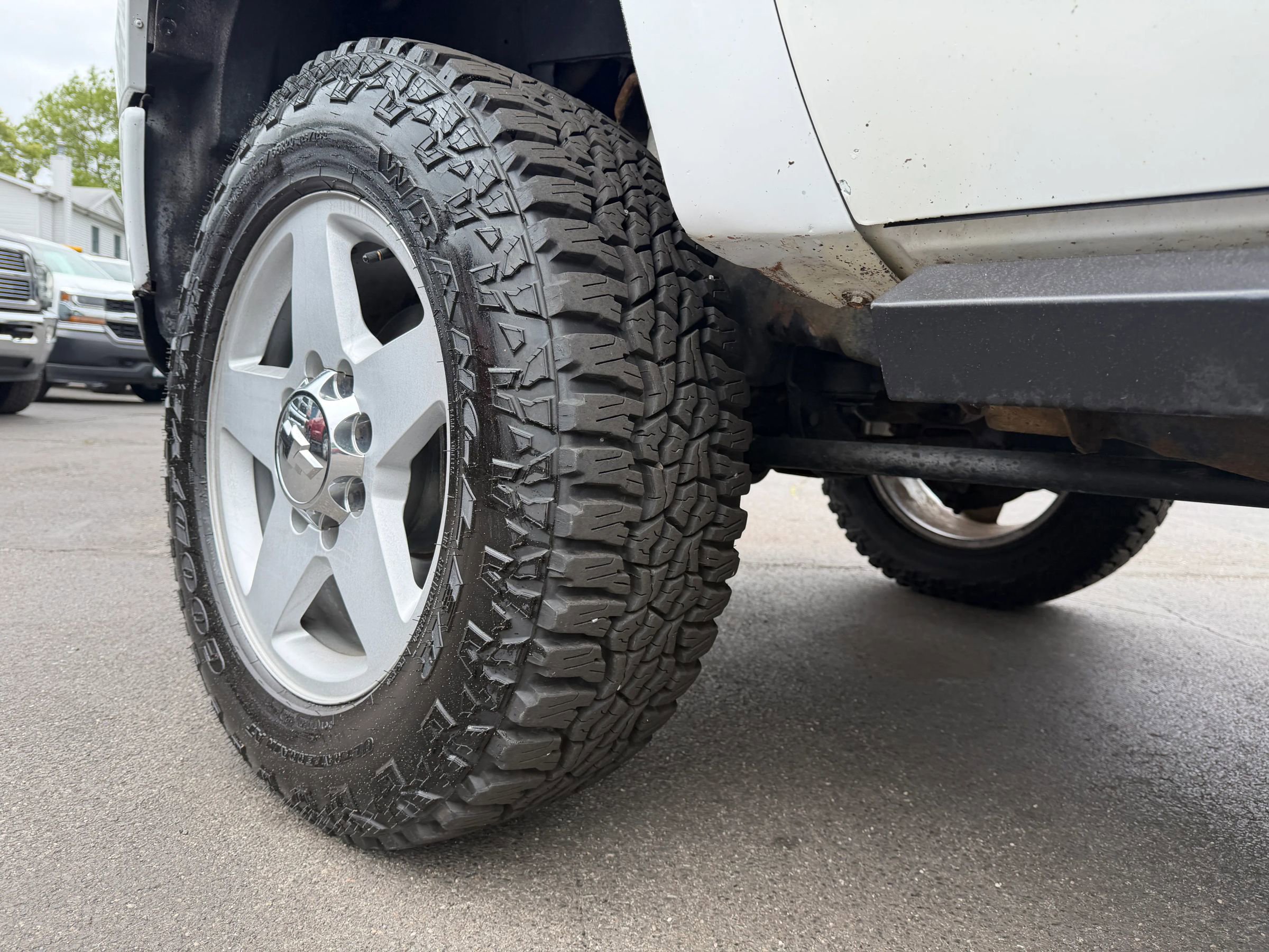 Used 2011 GMC Sierra 2500 Denali w/ Suspension Package, Off-Road AWD/4WD image 21