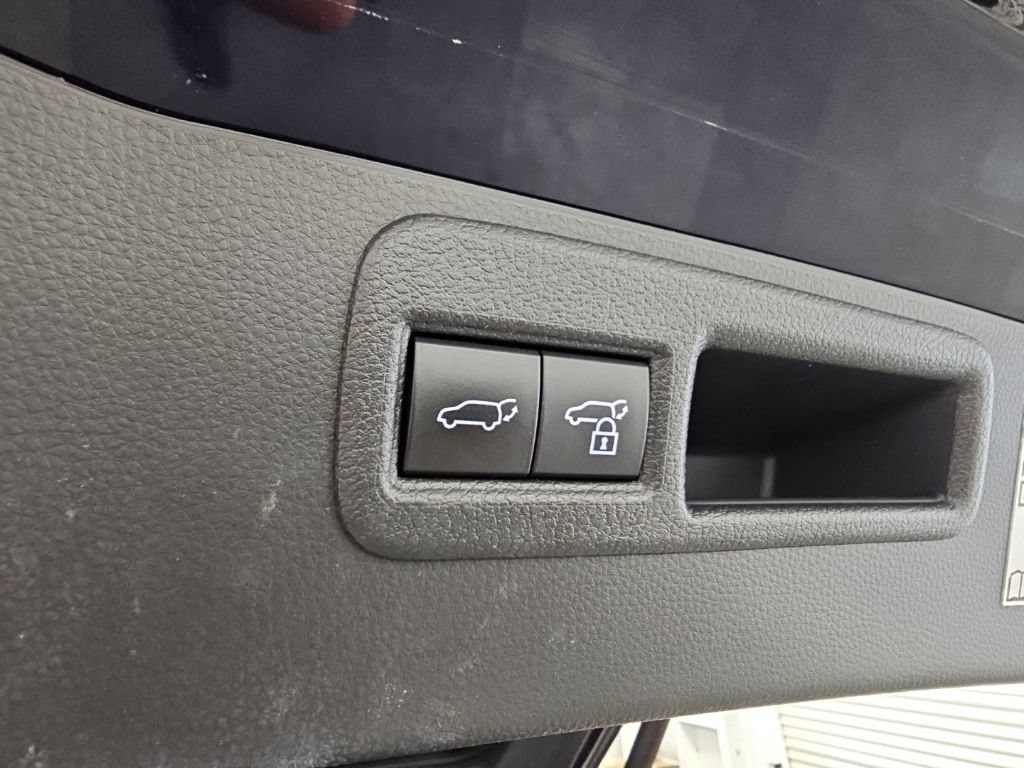 Used 2021 Toyota Venza Limited AWD/4WD image 37