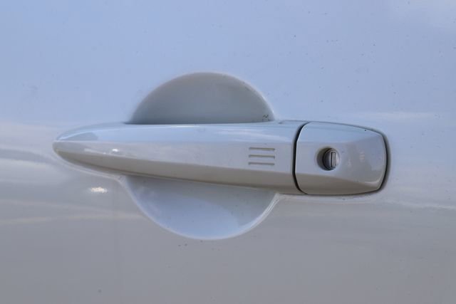 Used 2022 Nissan Pathfinder SV image 9