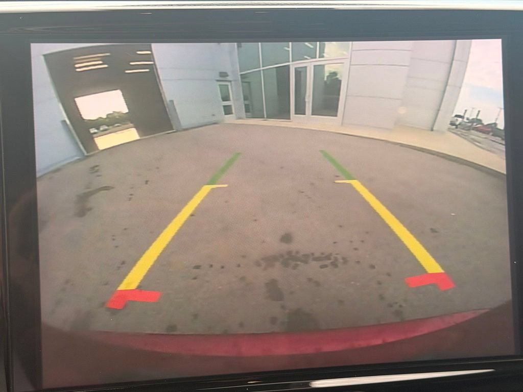 Used 2023 Chrysler Pacifica Touring-L FWD image 25