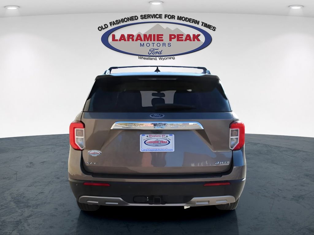 Used 2021 Ford Explorer XLT w/ Equipment Group 202A image 4