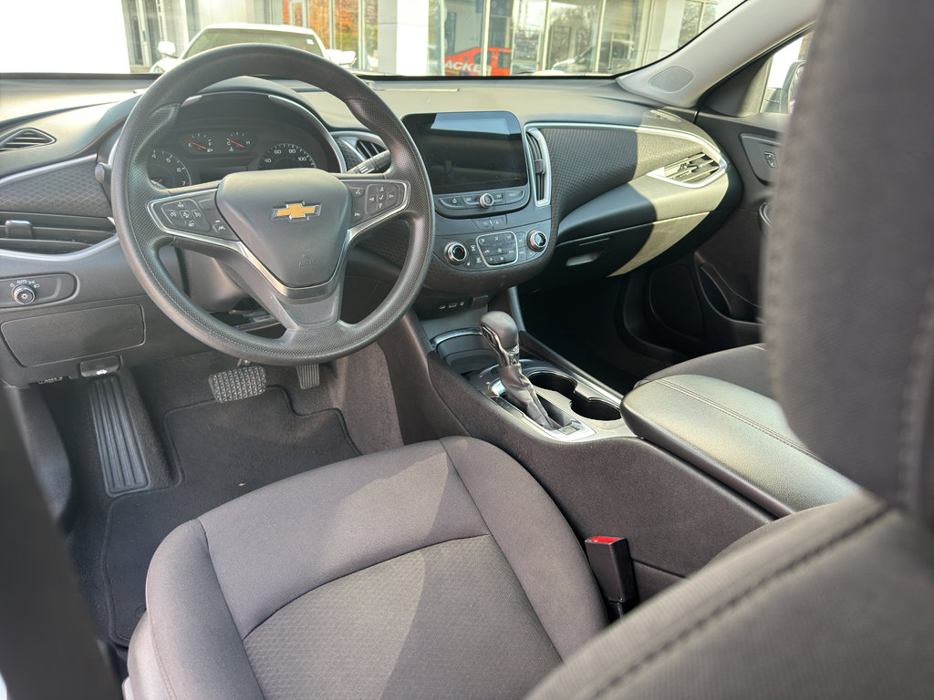 Used 2024 Chevrolet Malibu LT image 15