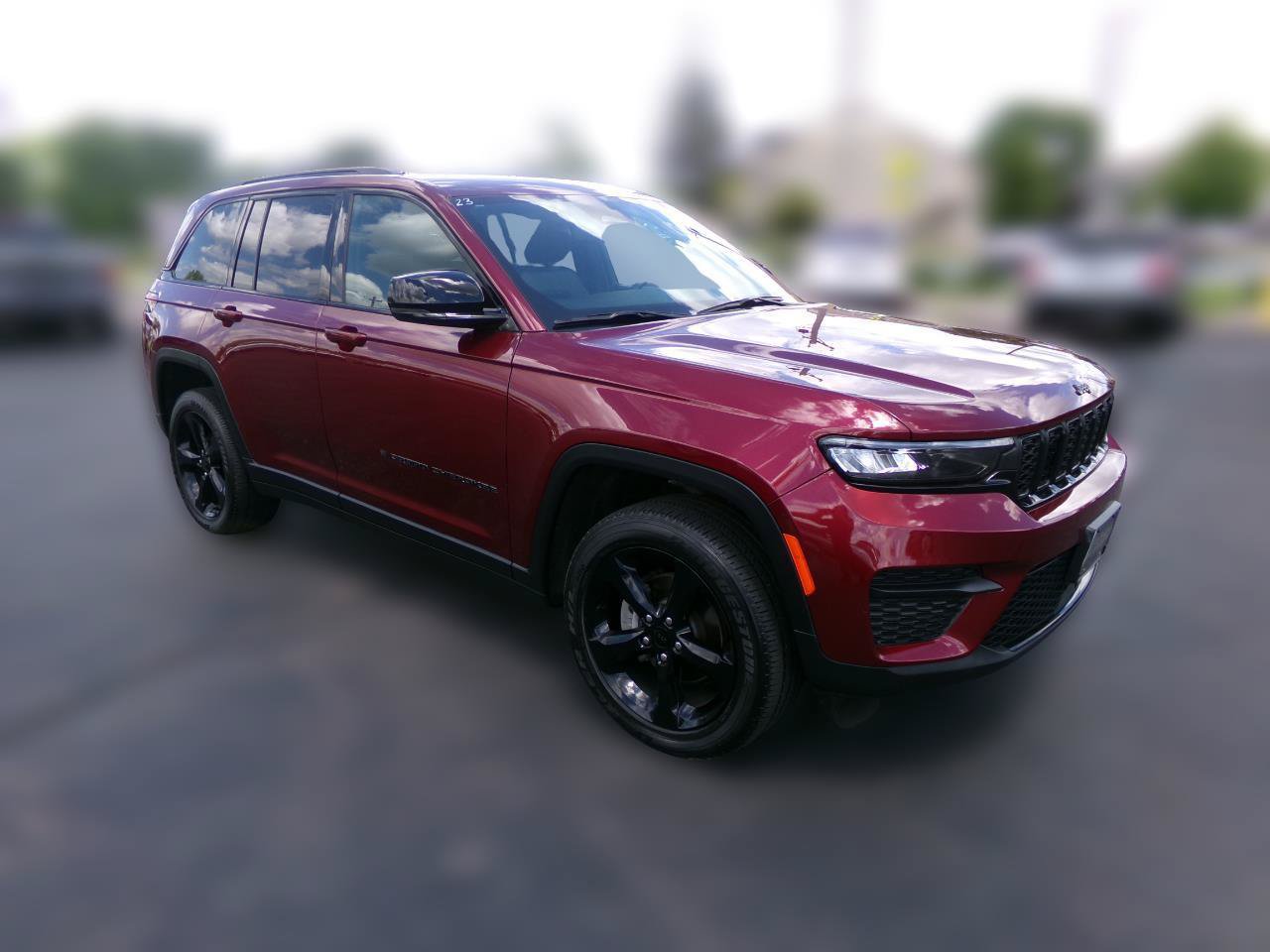 Used 2023 Jeep Grand Cherokee Altitude AWD/4WD image 1