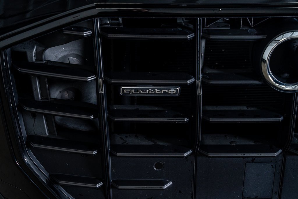 Used 2020 Audi Q8 Premium w/ Black Optic Package image 17