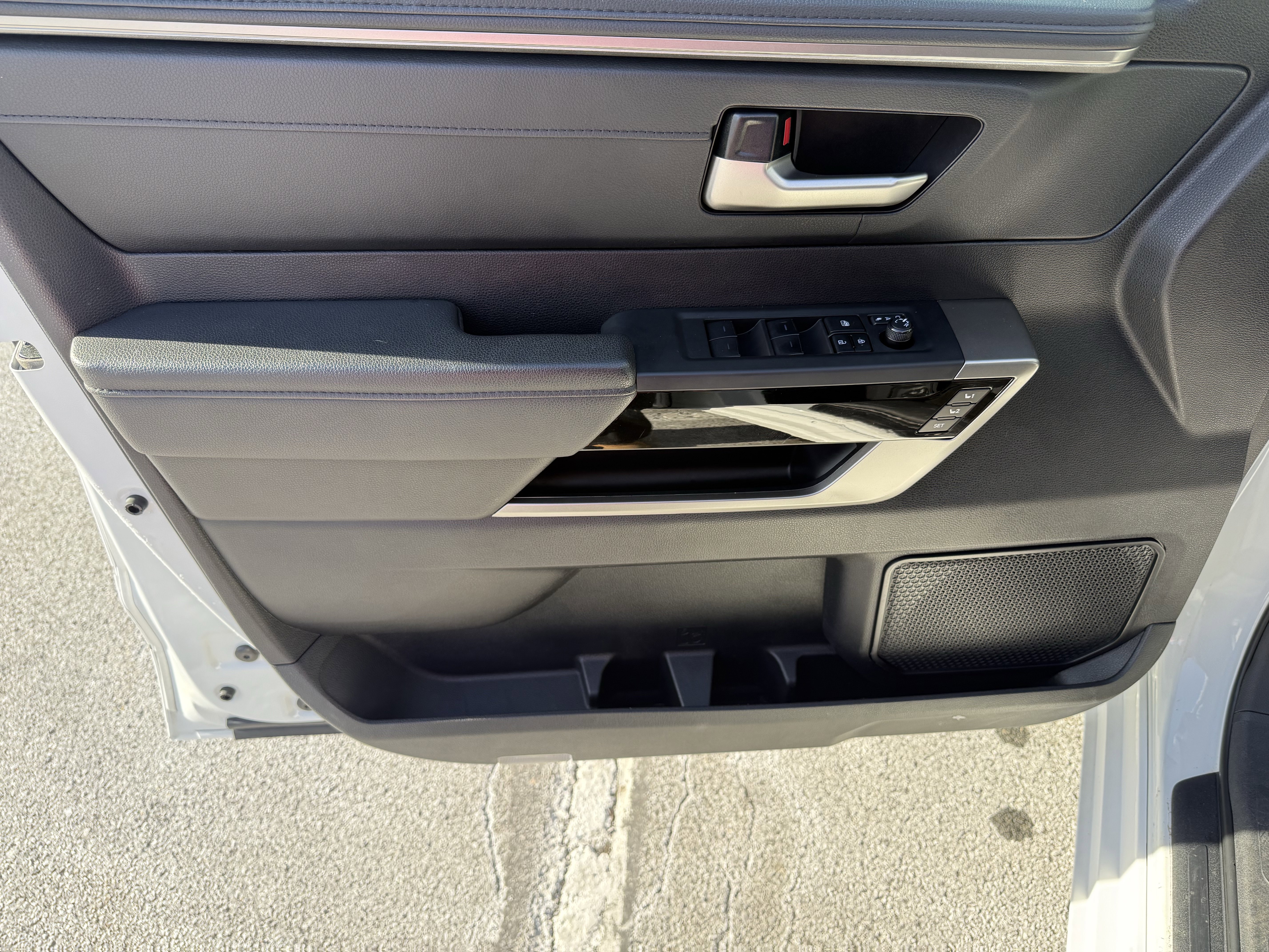 Used 2022 Toyota Tundra Limited image 28