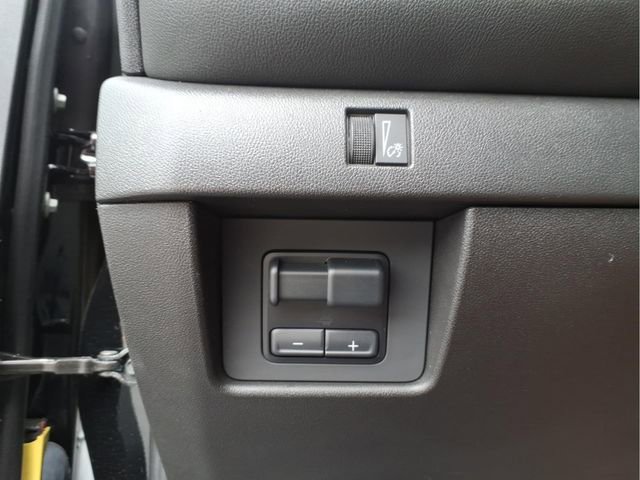 Used 2024 Chevrolet Colorado LT w/ LT Convenience Package II image 25