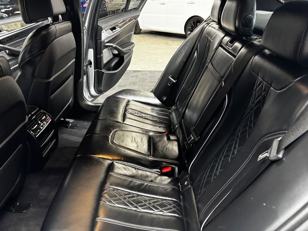 Used 2018 BMW 540i xDrive image 43