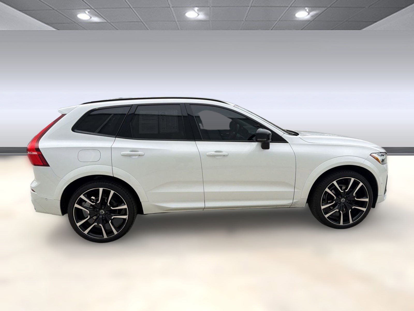 Used 2024 Volvo XC60 B5 Ultimate w/ Protection Package Premier AWD/4WD image 8