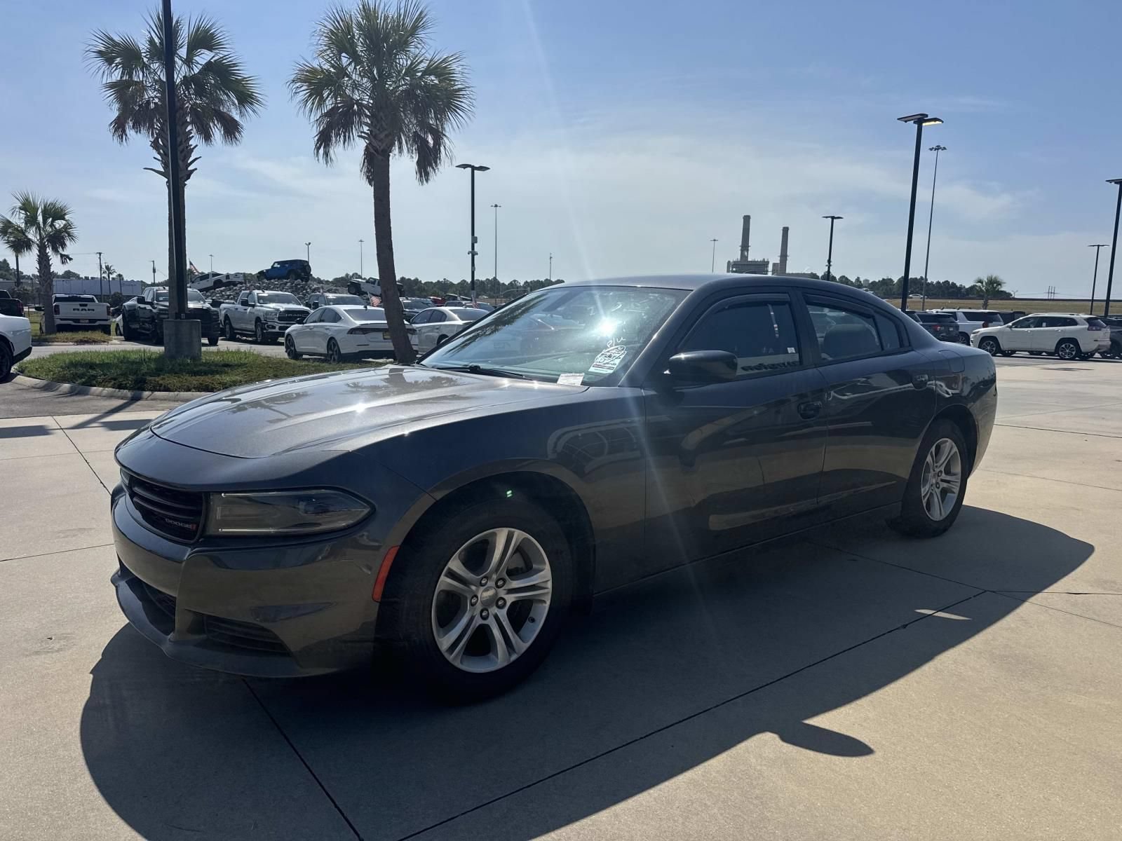 Used 2023 Dodge Charger SXT RWD image 3