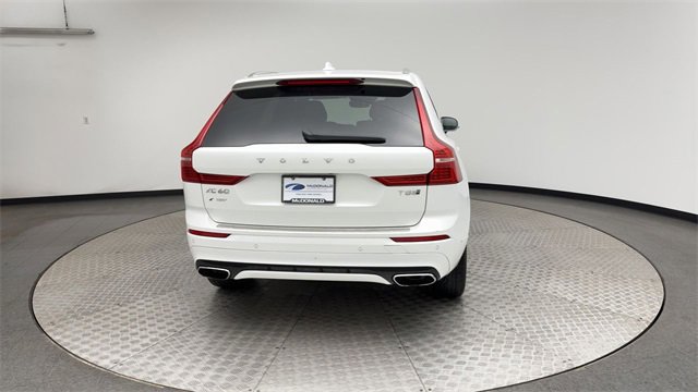 Used 2018 Volvo XC60 T8 R-Design w/ Convenience Package image 3