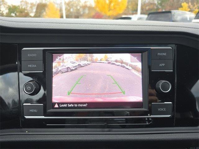 Certified 2023 Volkswagen Jetta SE image 9