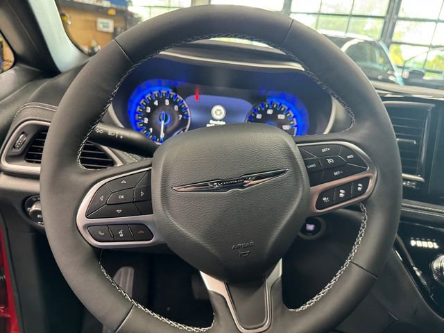 New 2026 Chrysler Pacifica Select image 18