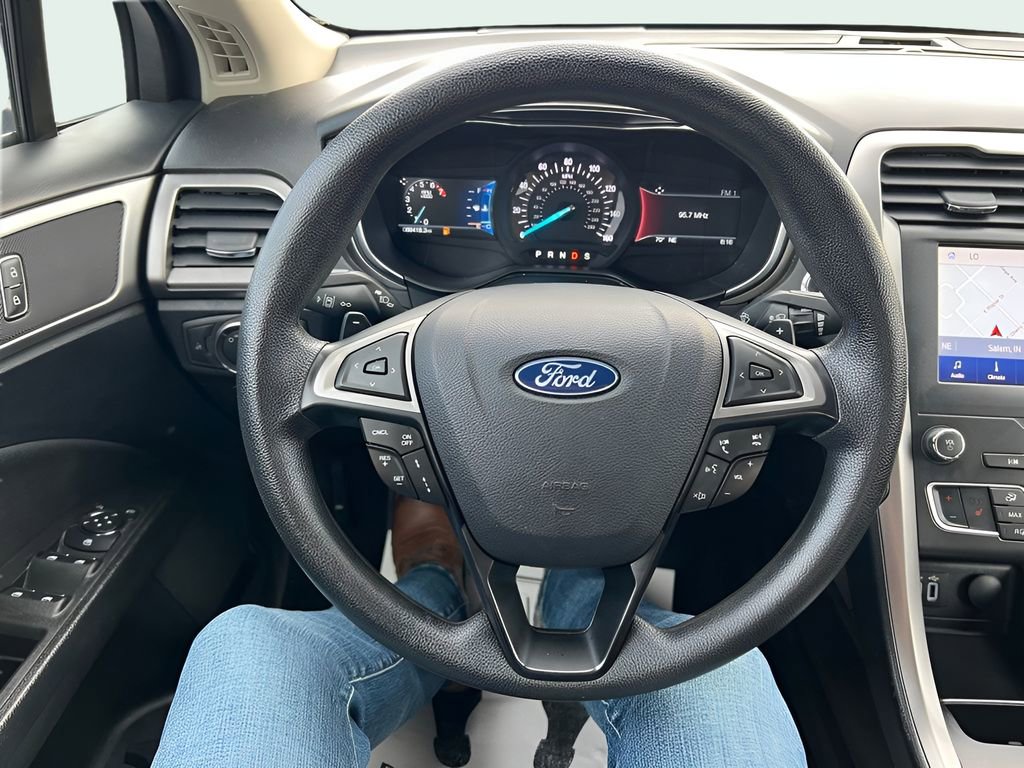 Used 2020 Ford Fusion SE AWD/4WD image 24