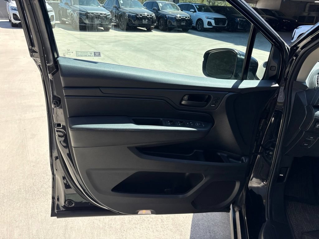 Used 2025 Honda Odyssey EX-L image 10