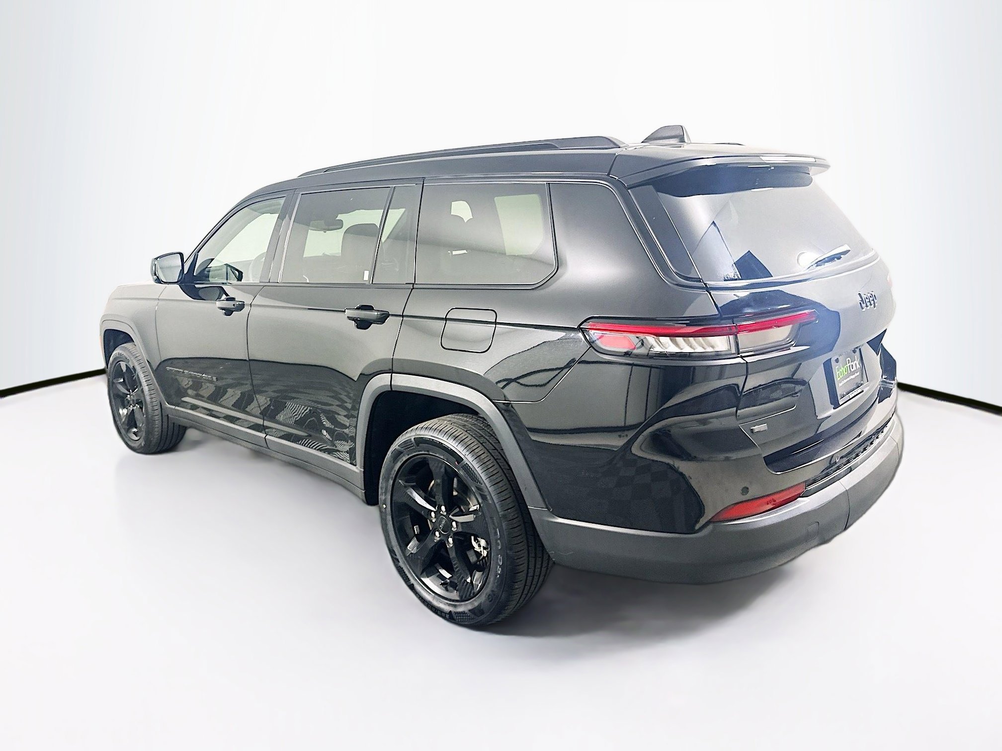 Used 2022 Jeep Grand Cherokee L Laredo image 7