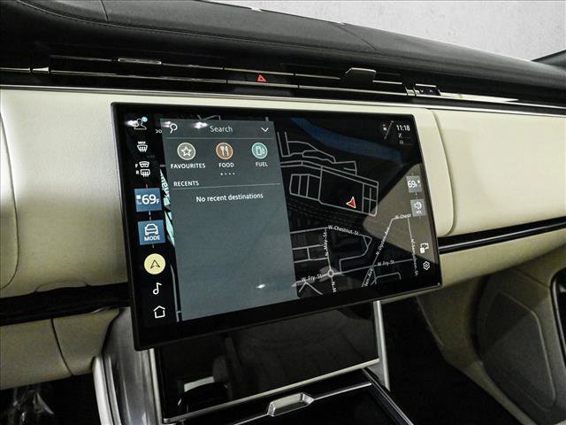 Used 2025 Land Rover Range Rover SE AWD/4WD image 13