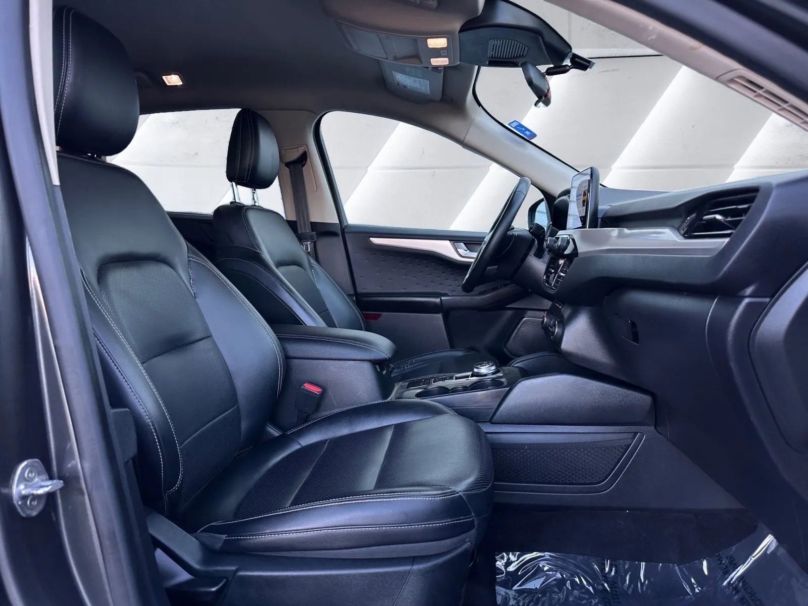 Used 2020 Ford Escape SEL image 10