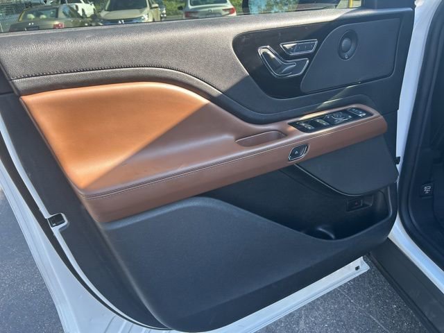 Used 2021 Lincoln Aviator Reserve w/ Class IV Trailer Tow Package image 12