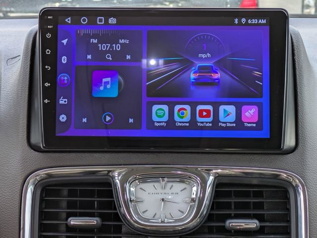 Used 2014 Chrysler Town & Country Touring image 16