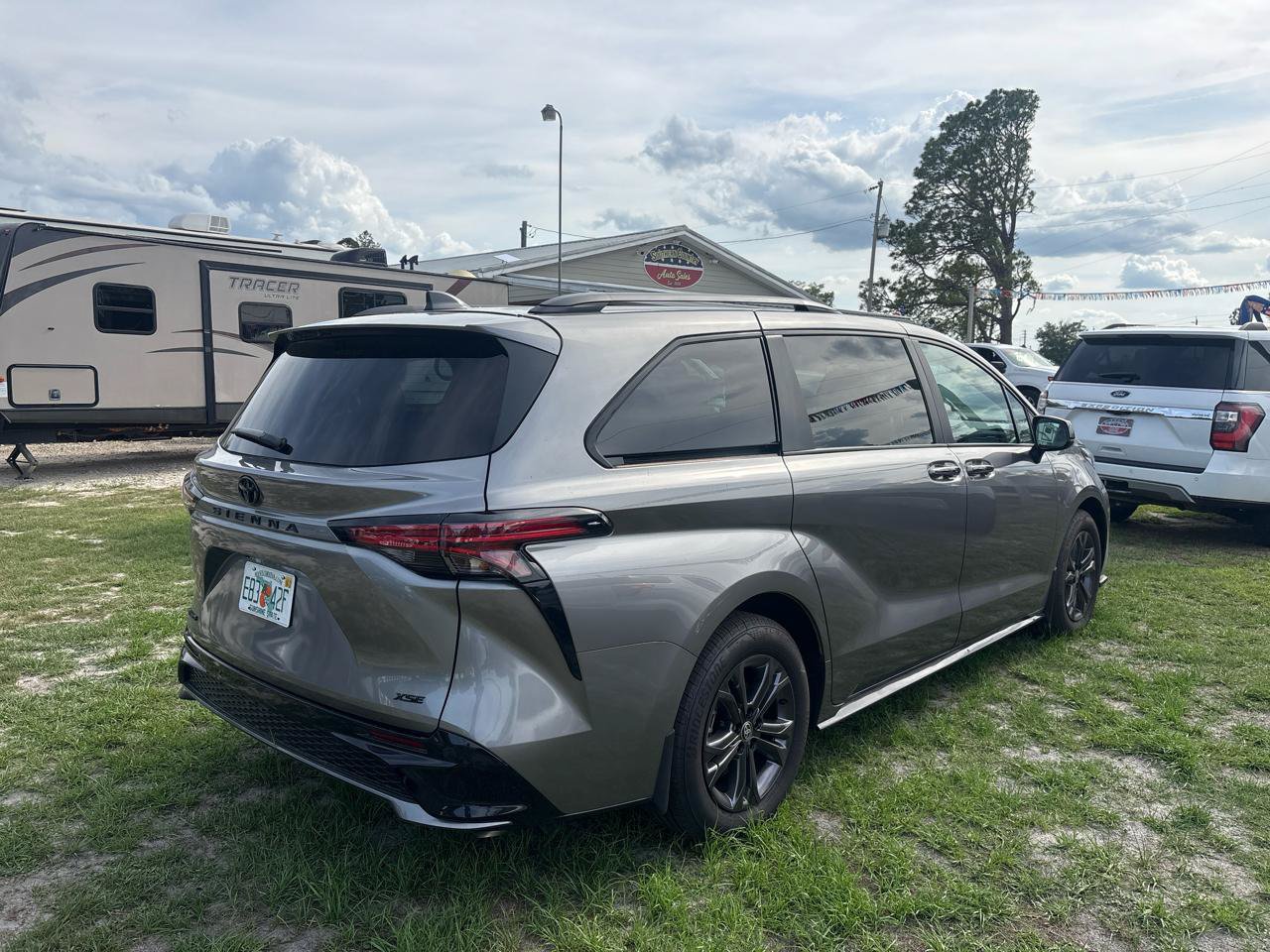 Used 2026 Toyota Sienna XSE AWD/4WD image 5