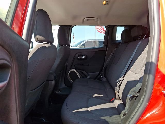 Used 2016 Jeep Renegade Latitude image 10