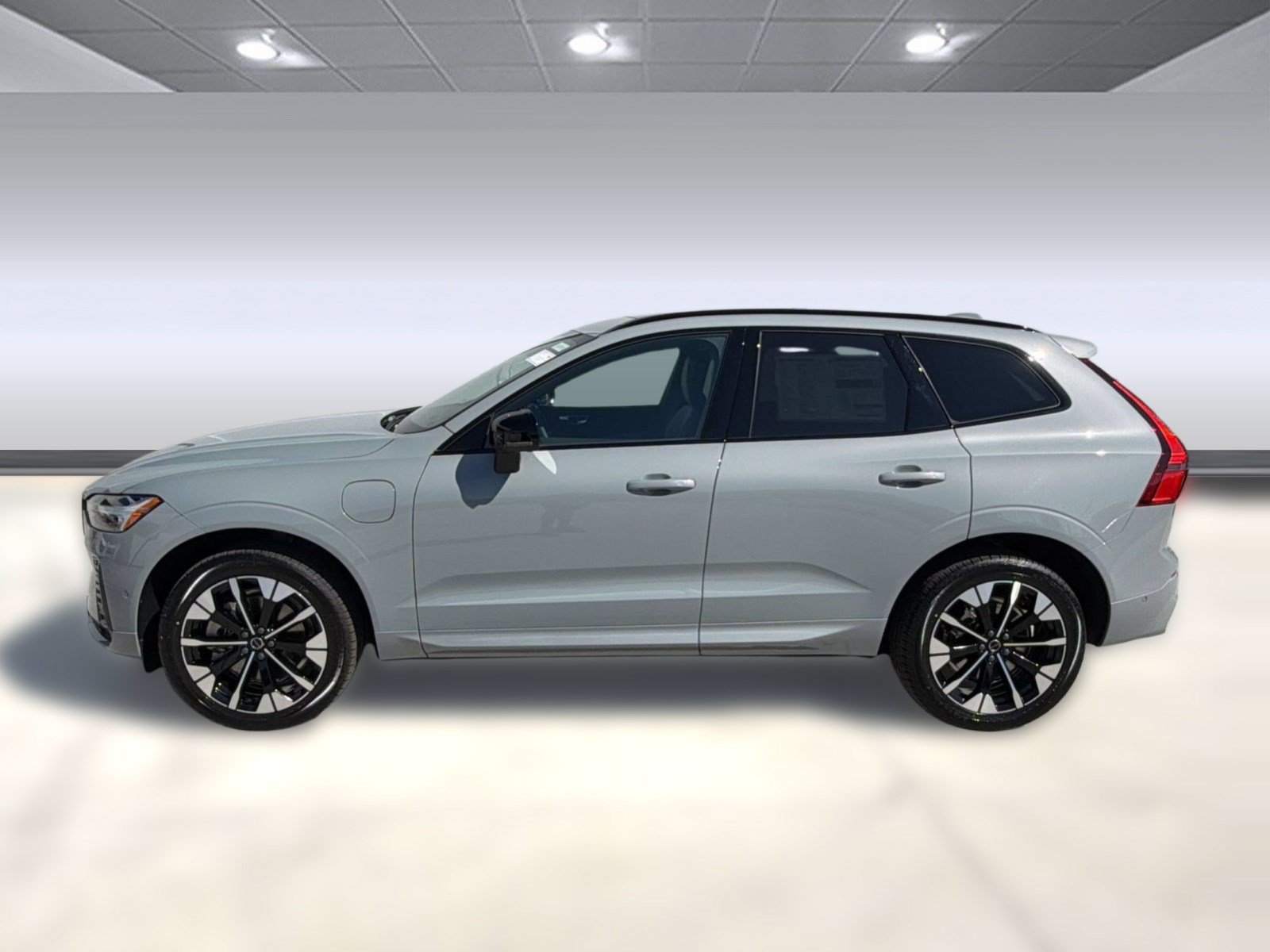 New 2026 Volvo XC60 T8 Plus w/ Protection Package Premier AWD/4WD video 2
