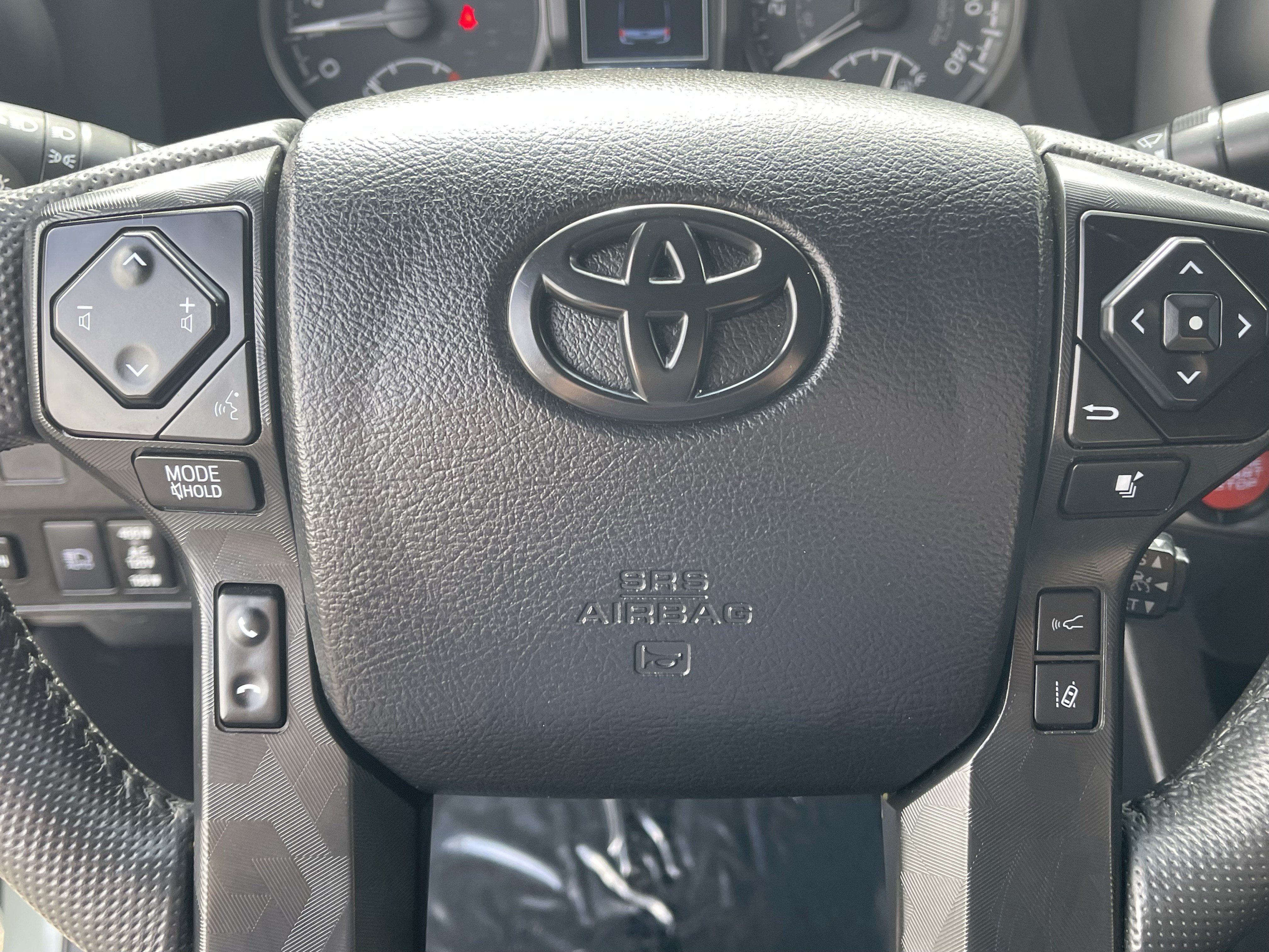 Used 2022 Toyota Tacoma TRD Off-Road w/ Technology Package AWD/4WD image 19